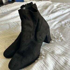 Size 7 black heel booties